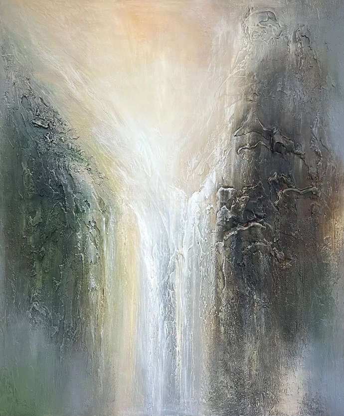 "Light between Worlds" van Yelena Bondarenko, een acrylwerk op linnen, vangt de emotie en dynamiek van een waterval in een modern interieur. "Light between Worlds", 120x100 cm, acryl op linnen, levendige kleuren en organische vormen.